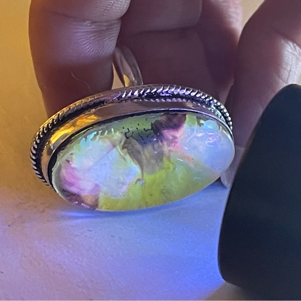New Artisan Rare Natural Ammolite 925 Sterling Silver Oval Root Chakra Ring - Picture 9 of 14